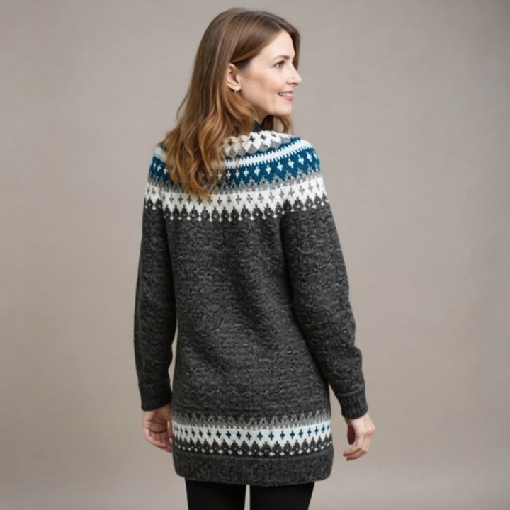 Chloe & Rose  – Classic Icelandic Wool Sweater